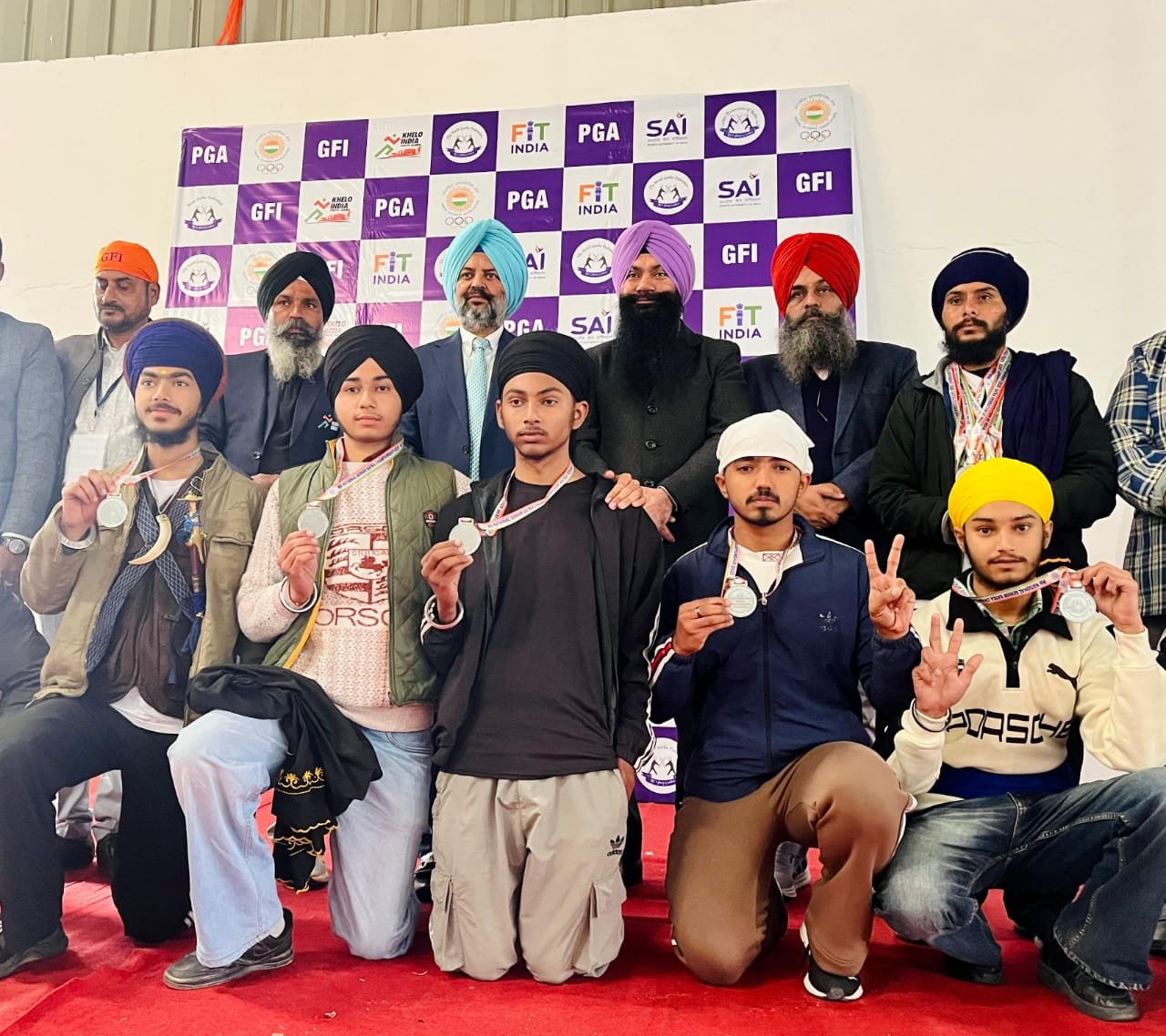 ऐलनाबाद के खिलाड़ियों ने नेशनल गतका चैंपियनशिप चंडीगढ़ में खेलते हुए.दूसरा स्थान प्राप्त किया*