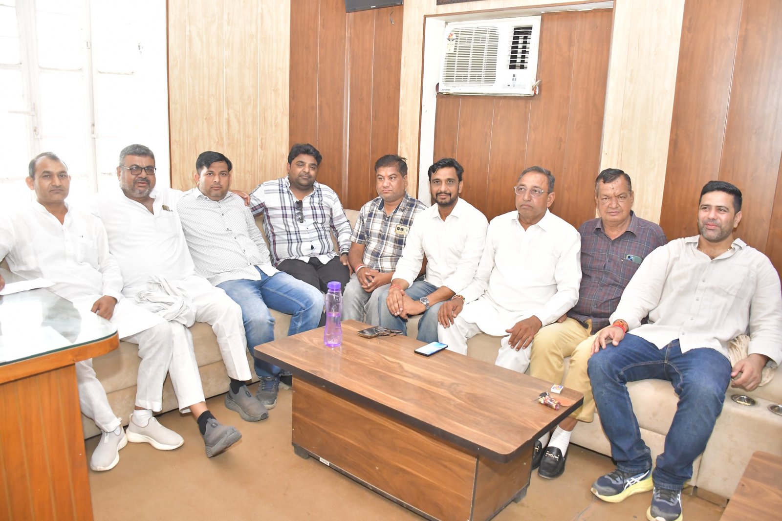 बारदाने की कमी से धानमंडियों में थमी गेहूं खरीद व्यवस्था