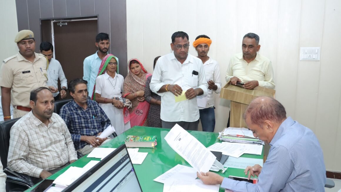 चर्च कॉलोनी में पेयजल आपूर्ति बहाल करने की मांग, डीवाईएफआई ने एडीएम को सौंपा ज्ञापन