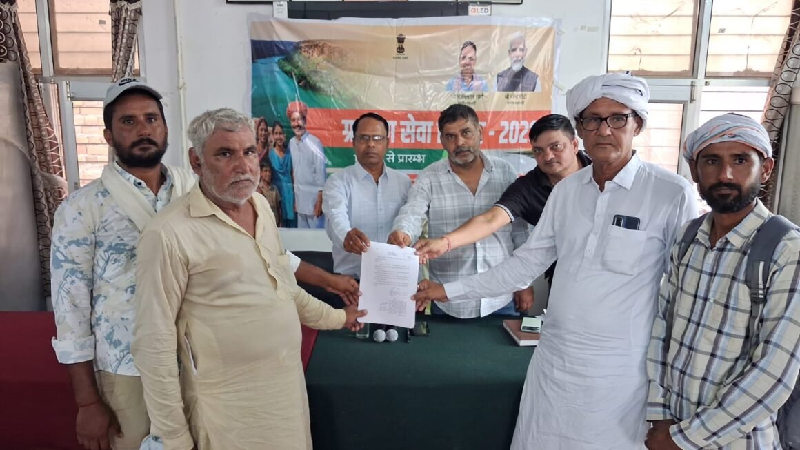 जिला कलक्टर ने किया मिनी सचिवालय और एसटीपी निर्माण कार्यों का औचक निरीक्षण