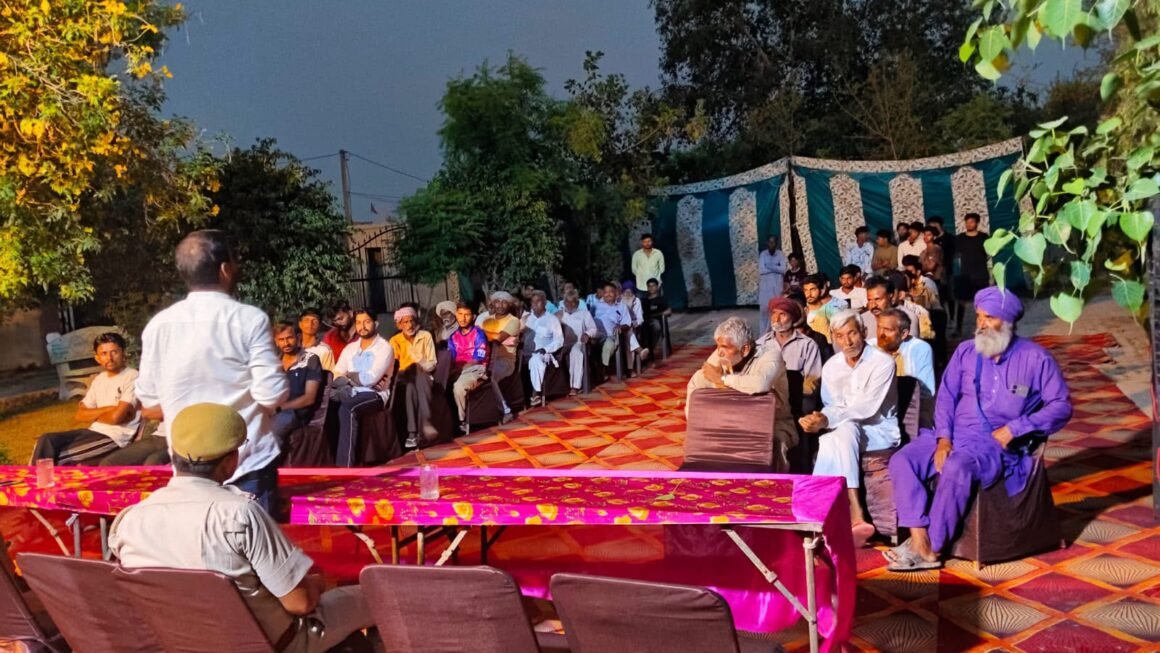 हनुमानगढ़ टाउन थाना क्षेत्र के ग्राम अमरपुरा थेड़ी में “रात्रि चौपाल” आयोजित, नशामुक्त और सुरक्षित समाज का दिया संदेश