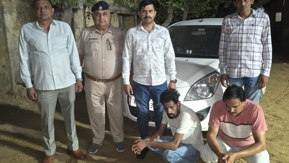 10 पेटी अवैध शराब के साथ रिट्ज कार सवार दो युवक गिरफ्तार ।