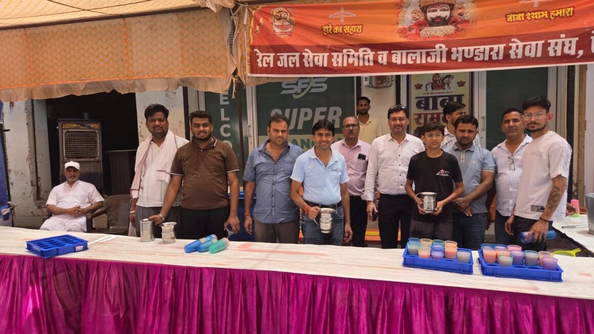 समाजसेवी संस्था द्वारा ठंडे -मीठे जल की छबील लगाई गई