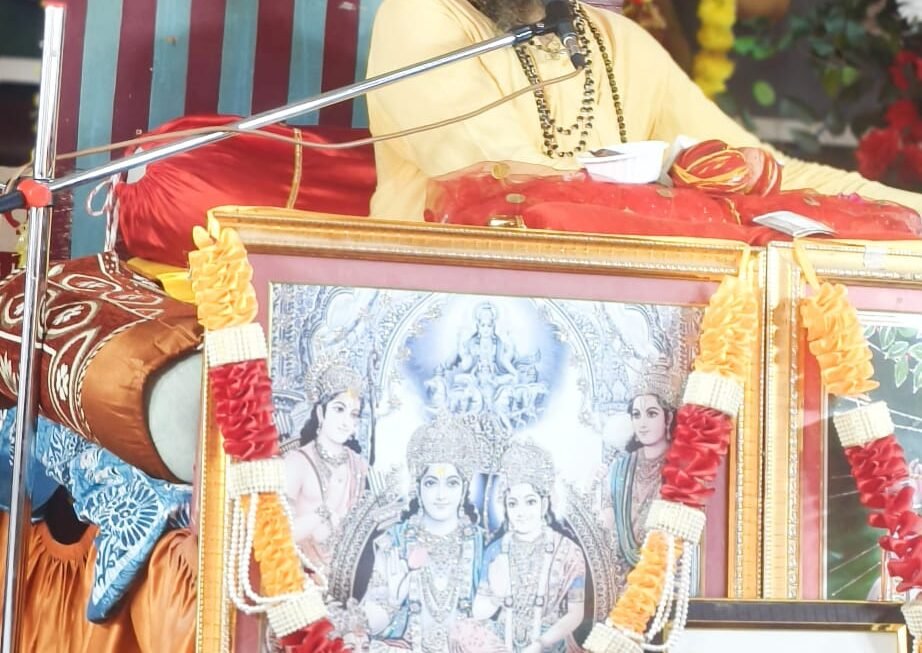 श्रीमद्भागवत कथा में श्रीकृष्ण जन्मोत्सव श्रद्धा और उल्लास के साथ मनाया गया