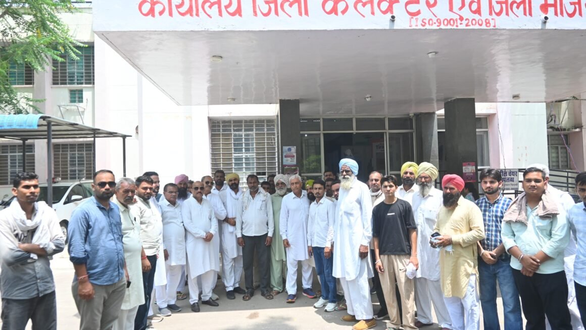 कोहला में आवारा कुत्तों के शैल्टर हाउस का ग्रामीणों ने किया विरोध