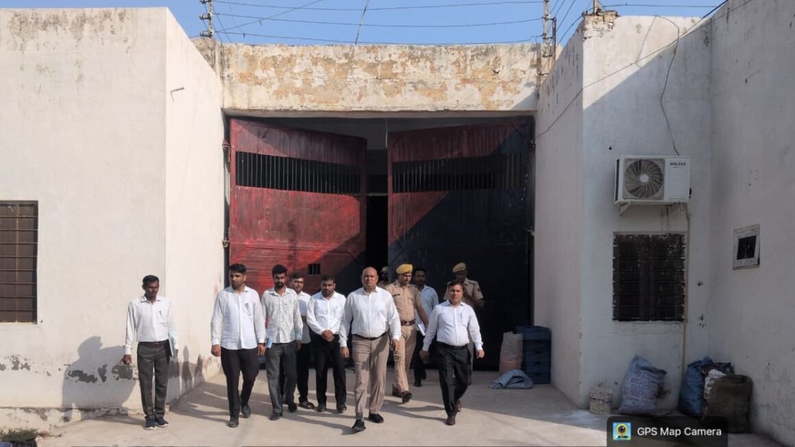जिला एवं सेशन न्यायाधीश ने किया जिला कारागृह का निरीक्षण